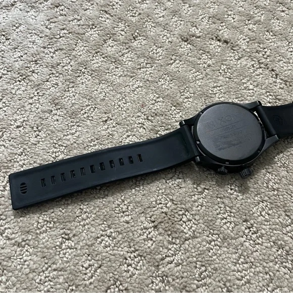 Nixon The 51-30 Black/Neon Green Men’s Watch - Picture 5 of 5